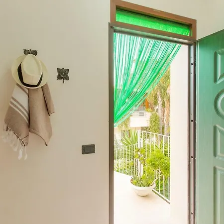 Con Prato Destro Salento Specchiolla